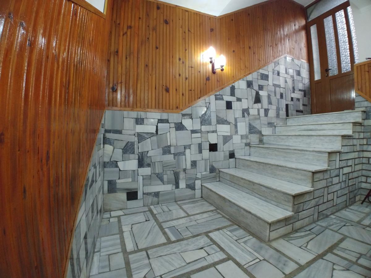Guest House Urat Gjirokastër Exterior foto